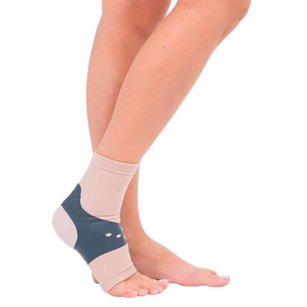 Бандаж на голеностопный сустав Тривес Т.46.07 (Т-8621) эластичный с лентами р.M