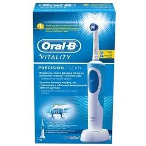 Электрическая зубная щетка Oral-B Vitality CrossAction + Насадки Precision Clean 2 шт.